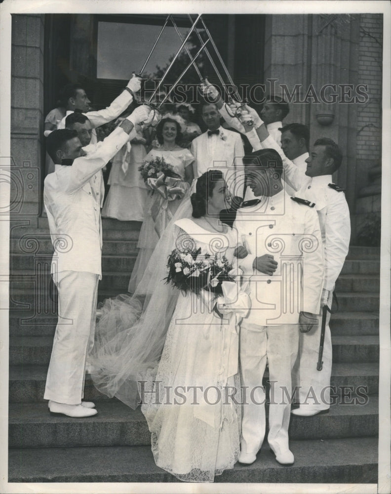 1948 Press Photo Ensign Nicholas W Smusyn Miss Betty