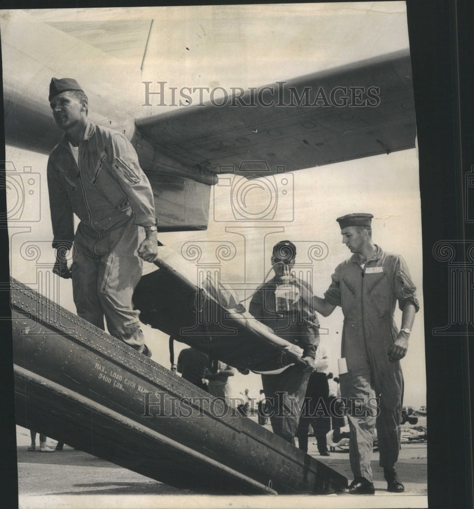 1963 Press Photo Air Force Midway Airport disaster