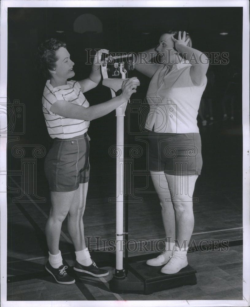 1956 Press Photo Reading Meaning Symbol Complex Point