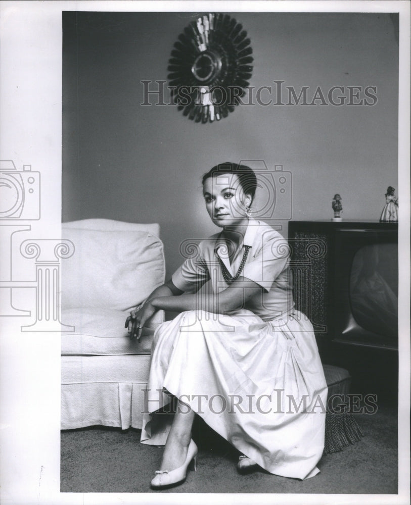 1958 Press Photo Mary Ann Sheehy Model