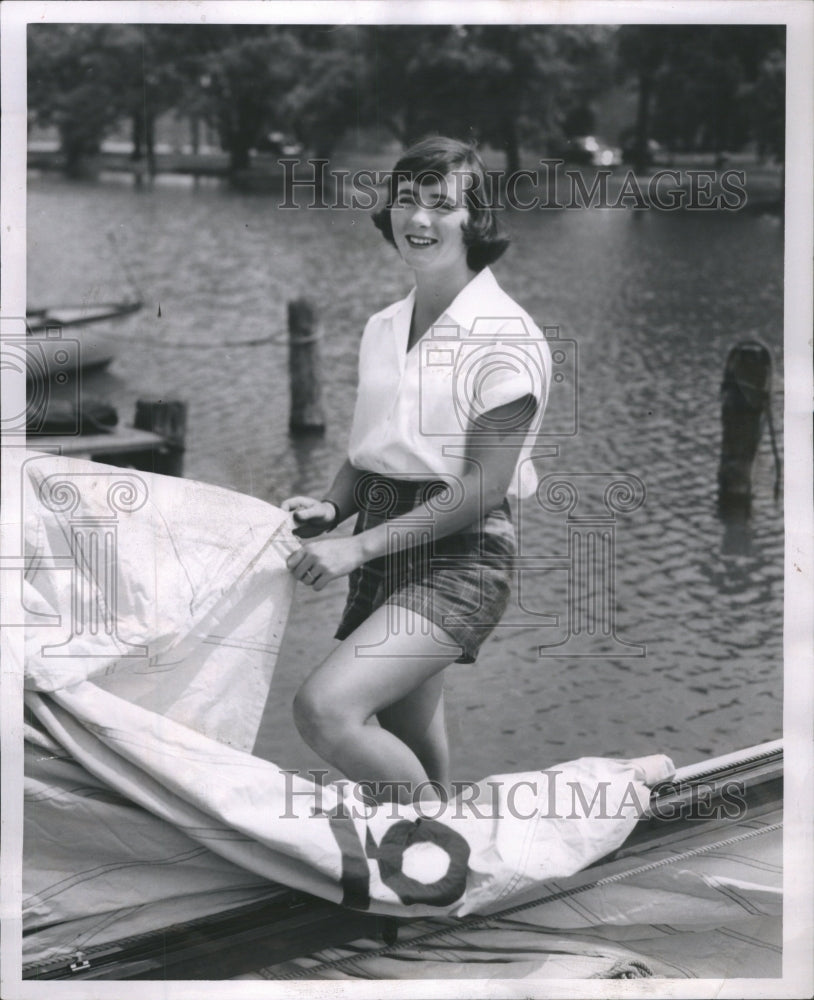 1953 Press Photo Barbara Slocum Skater Water Cloths