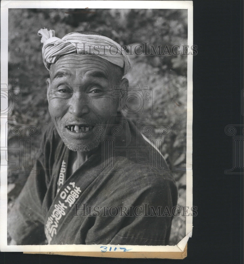 1937 Press Photo Japan People Clothes BackTrade Print