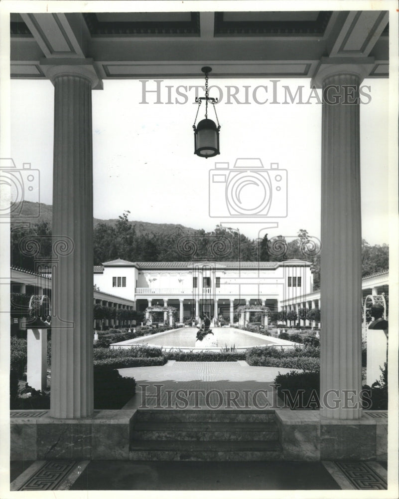 1982 Press Photo Museum Artists House Collection