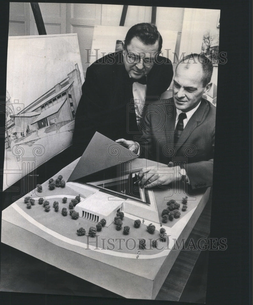 1967 Press Photo rockford college john howard spence