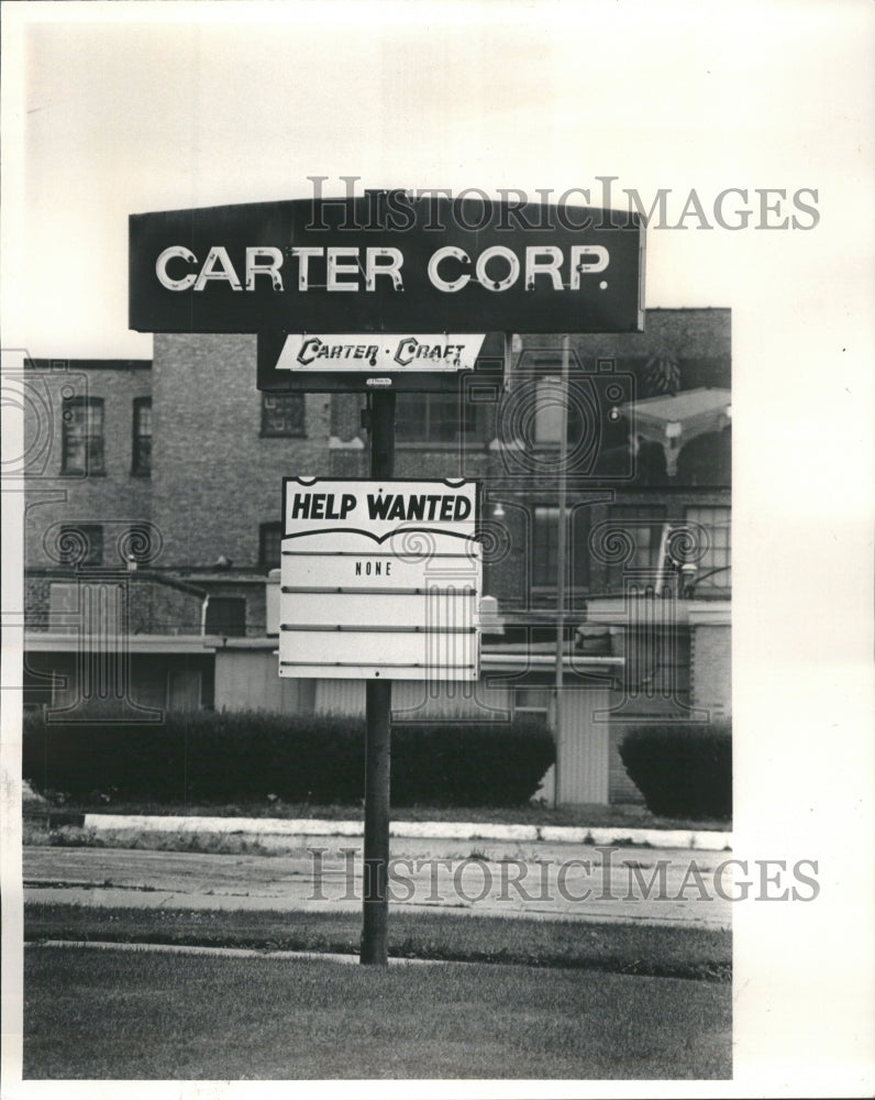 1985 Press Photo Rockford Carter Corp No Help Wanted