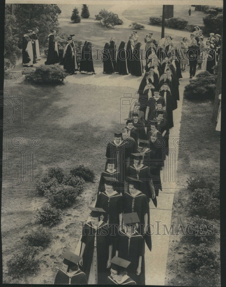 1954 Press Photo Rosary College Graduates Procession