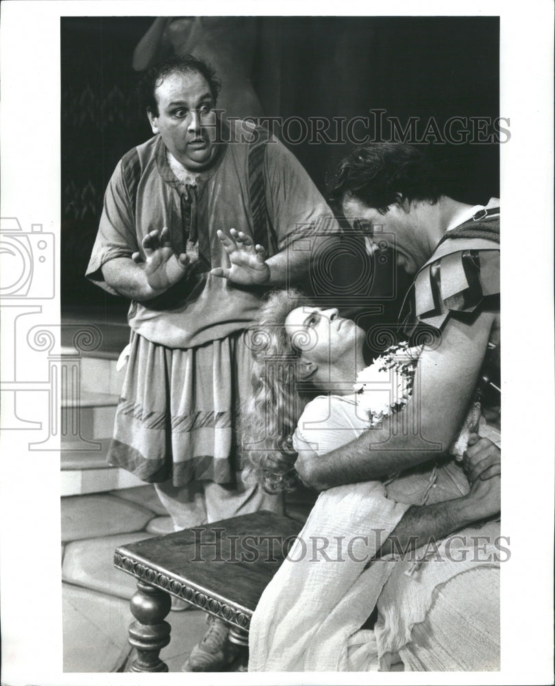 1989 Press Photo Funny Thing Happened Way to Forum