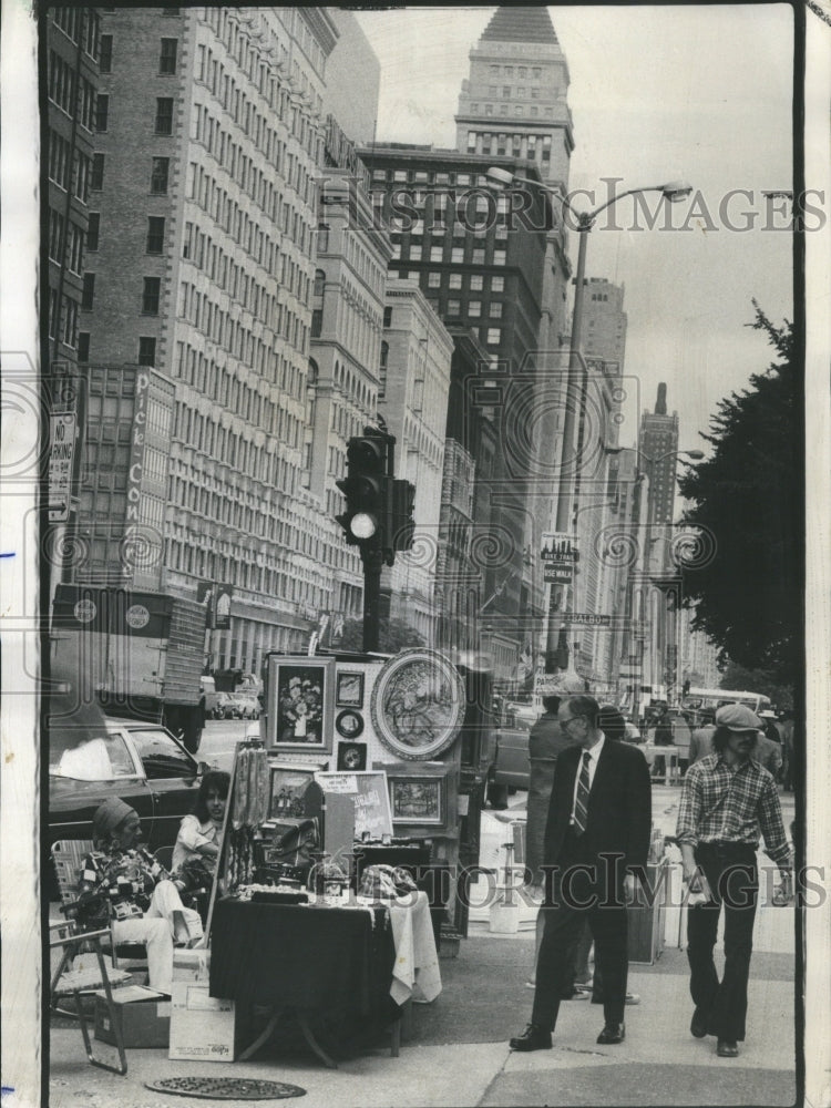 1975 Press Photo Boul Mich Art Fair Michigan Boulevard