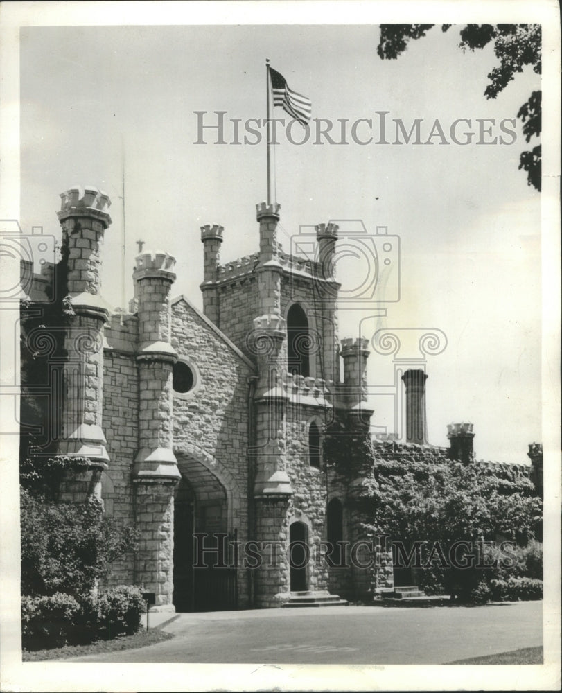 1959 Press Photo Rosehill Cemetary Entrance Water Tower