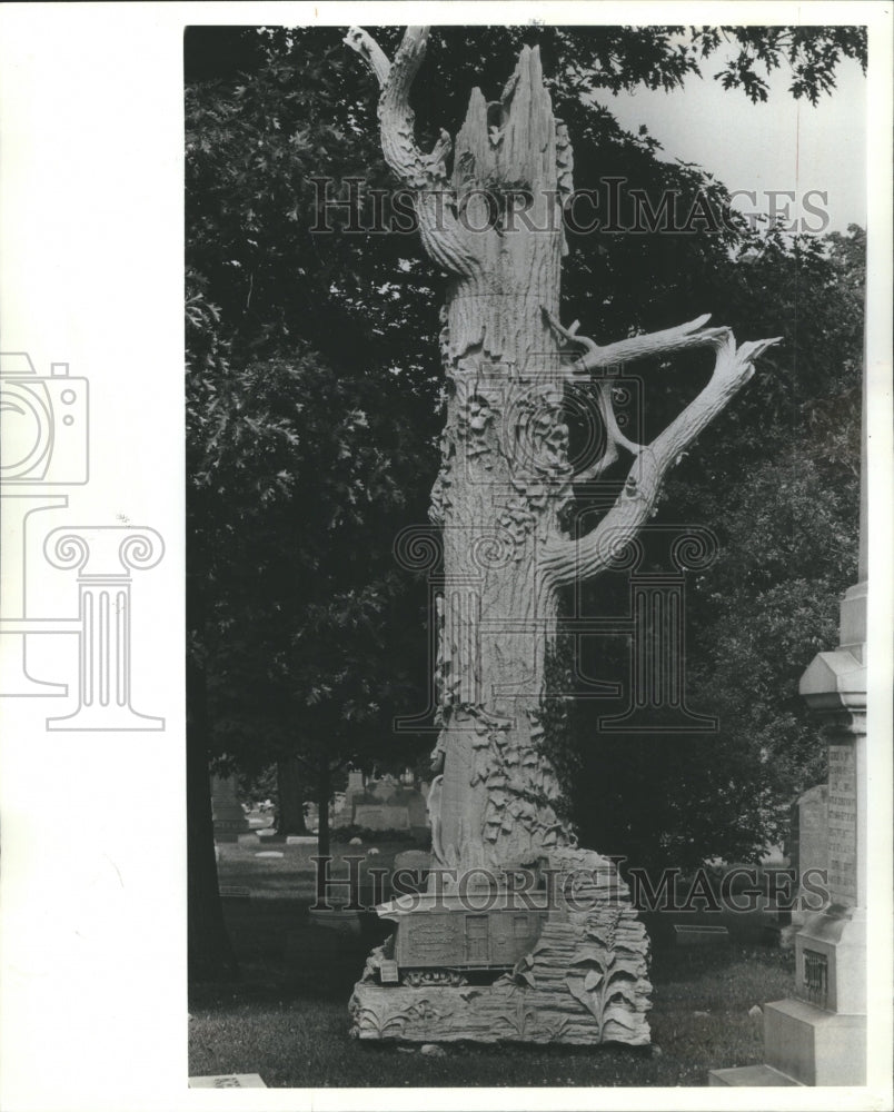 1982 Press Photo Monument Chicago Rail Car