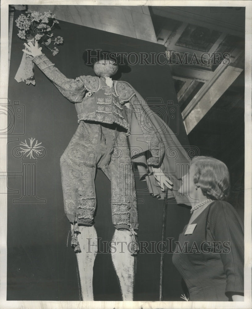 1956 Press Photo Mrs.Walter Paepcke Bull Fighters Ring