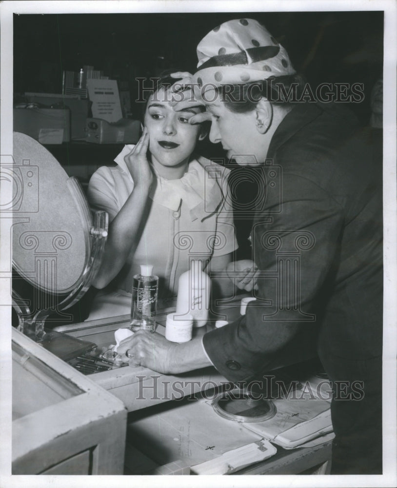 1958 Press Photo RoseLaird Liquid Lather Face Neck