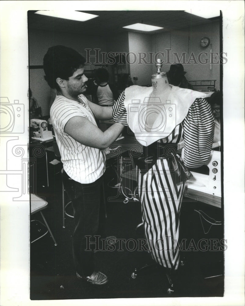 1983 Press Photo Frank Betancourt Academy Dress