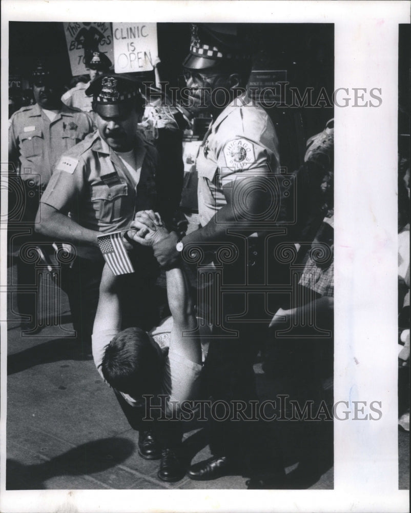 1989 Press Photo Abortion Protestor Arrested By Police