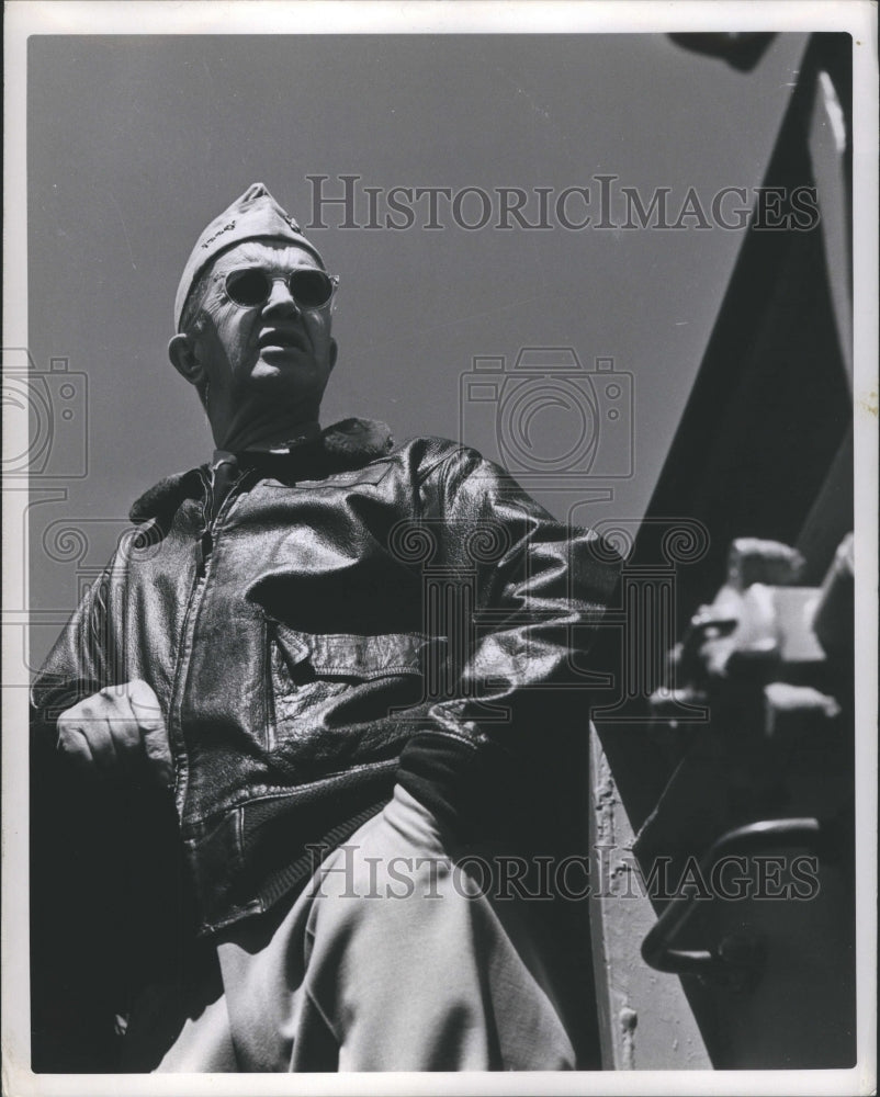 1955 Press Photo Admiral Rokret Carney Chief Nuclear