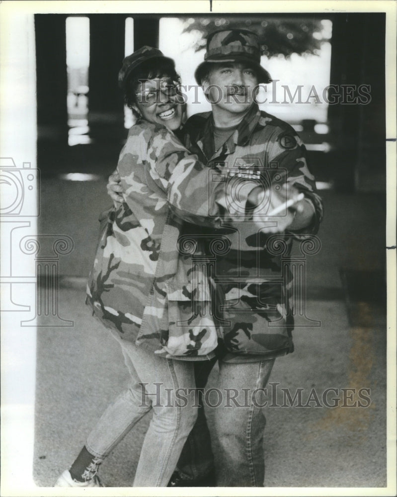 1986 Press Photo Steve Fredenadall Viola Welcome Home