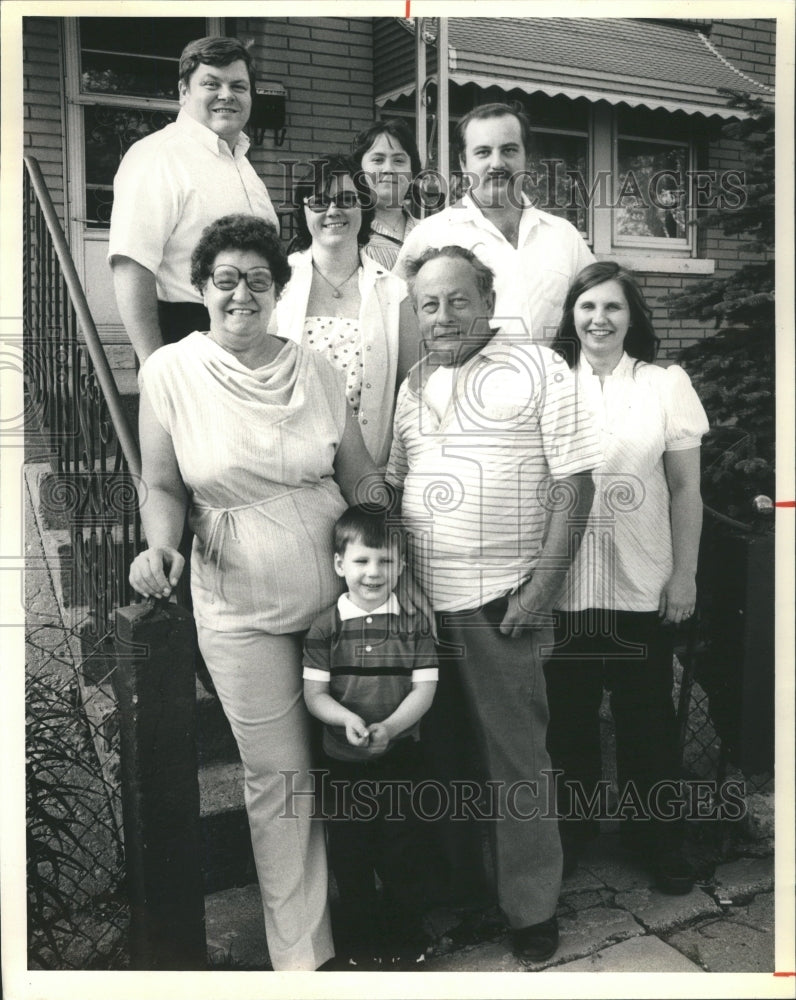 1984 Press Photo Pletsch Family of Veteran of WW II