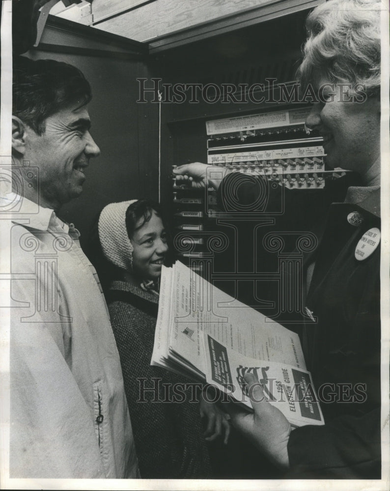 1968 Press Photo Florence Martino Walter Alberts Voting