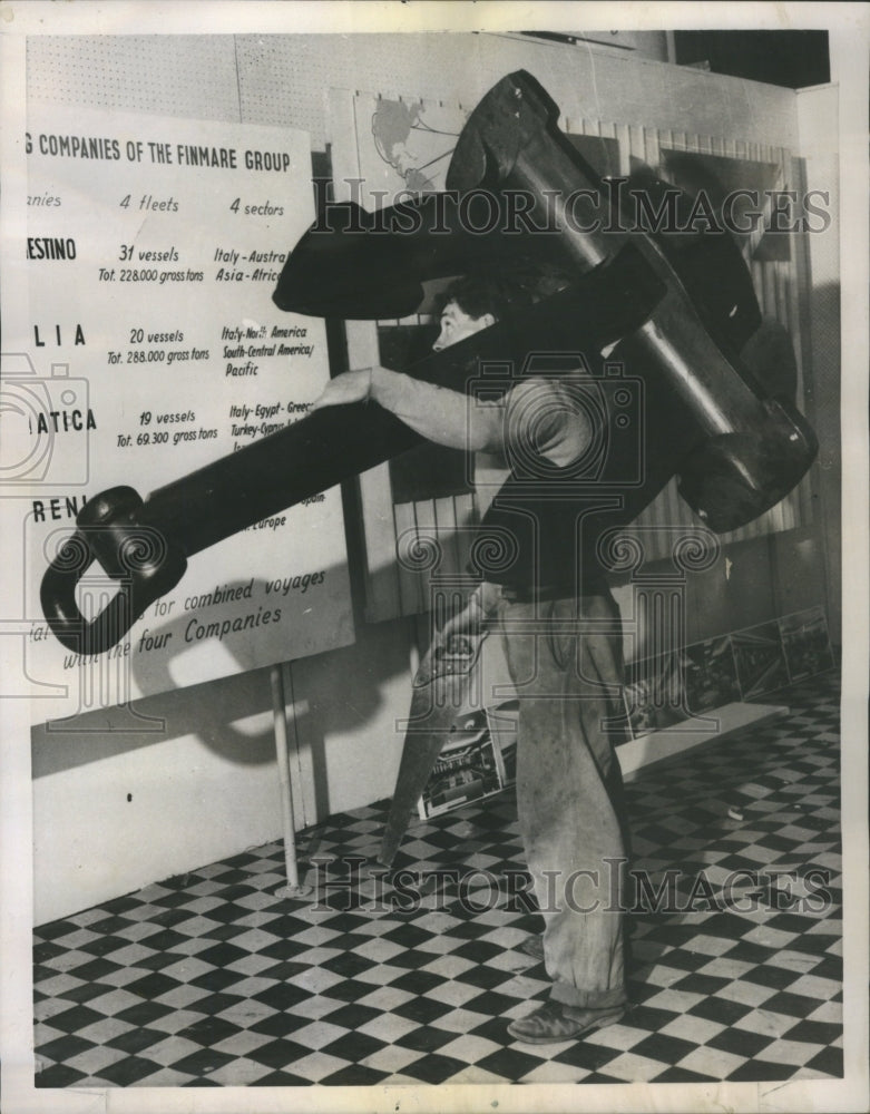 1959 Press Photo Seaman Roy Clerehan Exhibit Anchor