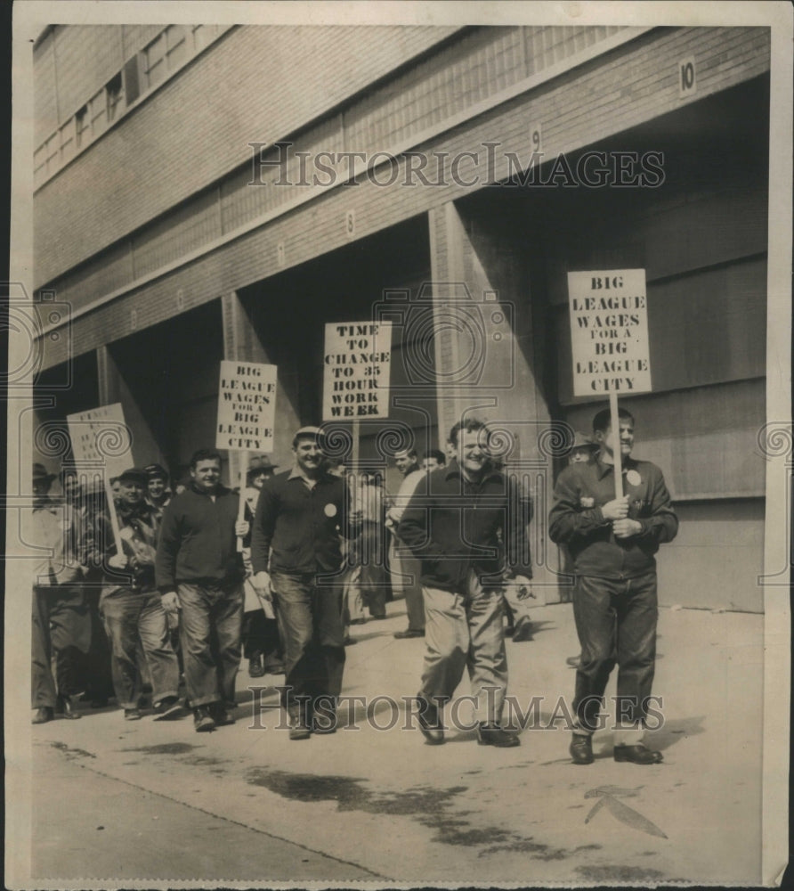 1953 Press Photo Union and management