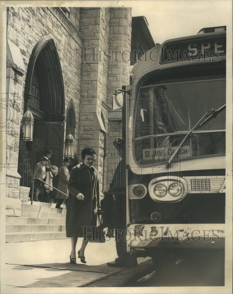 1964 Press Photo Free buses for holy week services