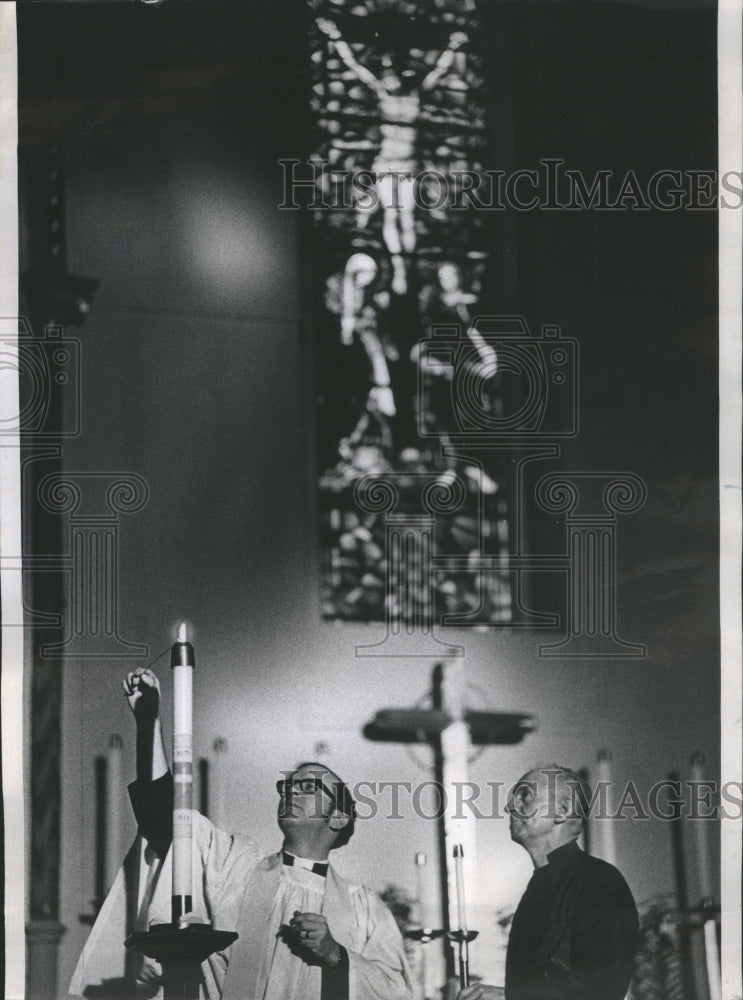 1970 Press Photo Churches Easter Eve St. James Episcopa