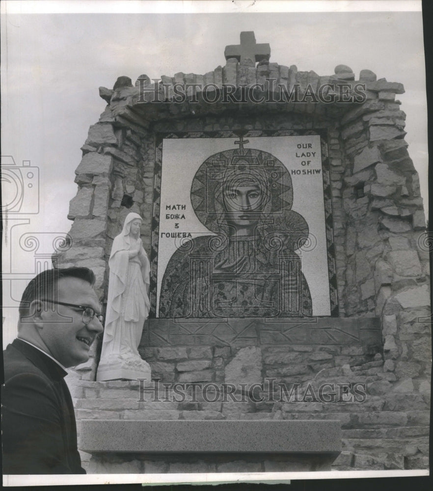 1961 Press Photo Joseph pastor Gretto Hoshiv