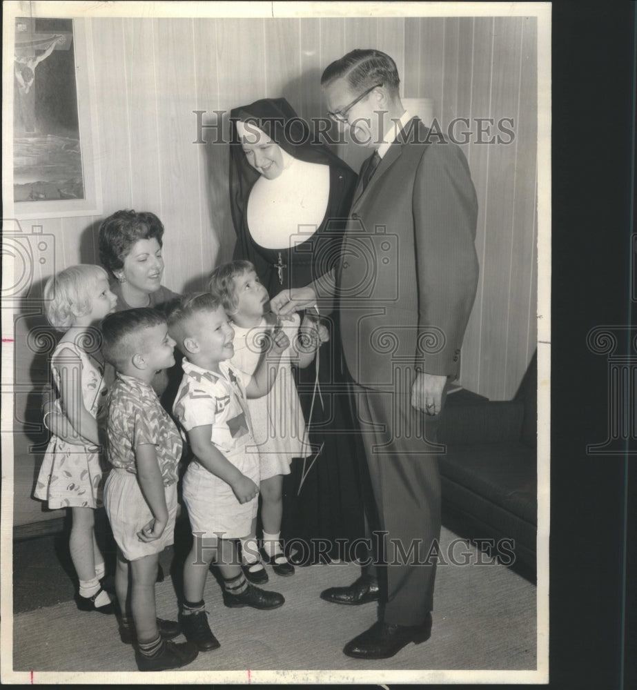 1964 Press Photo Saints Josephs Homeless Education