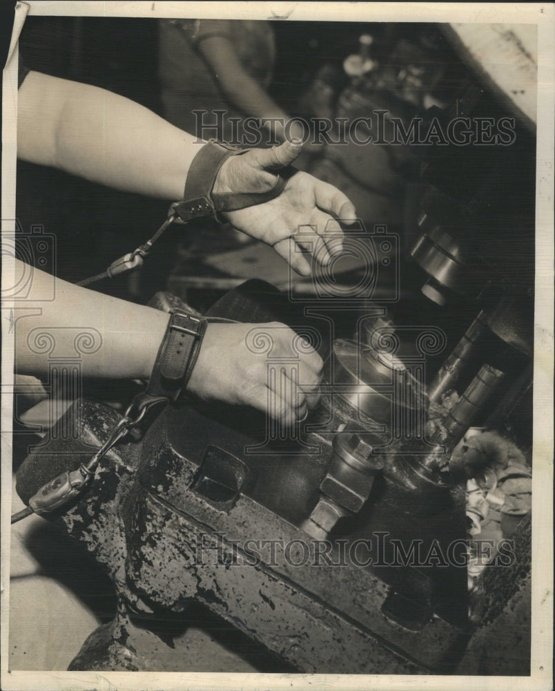 1939 Press Photo Safety Straps Mildred Wiley Arider