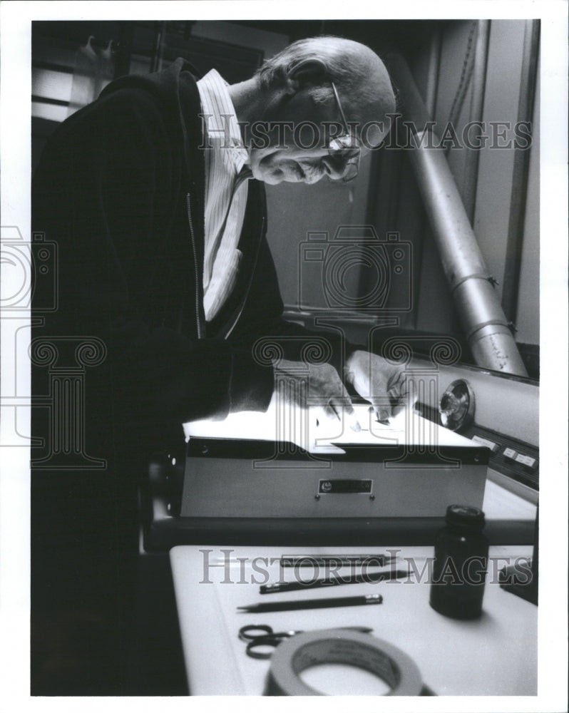 1993 Press Photo Tiley Work Station Dryer