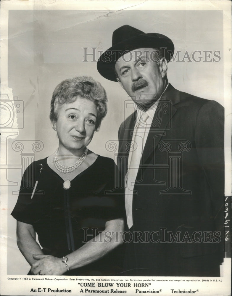 1963 Press Photo Film Actors Molly Picon &amp; Lee Cobb