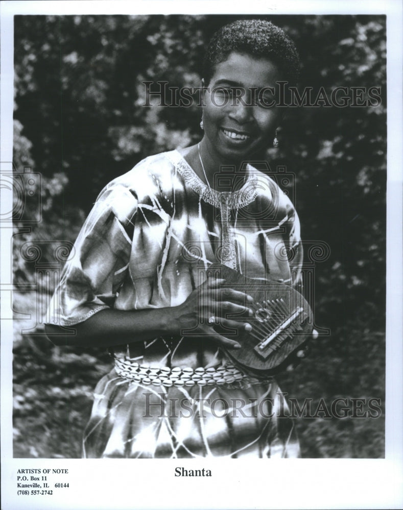 1993 Press Photo Shanta Entertainer