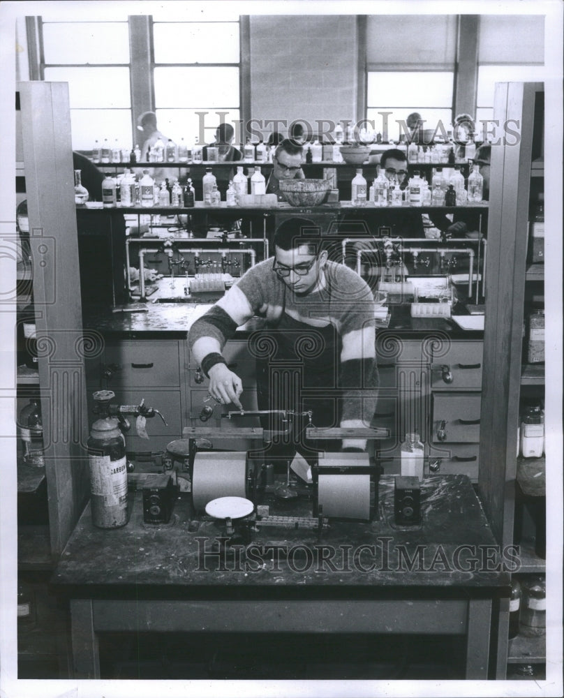 1960 Press Photo Richard Serwin Scientist