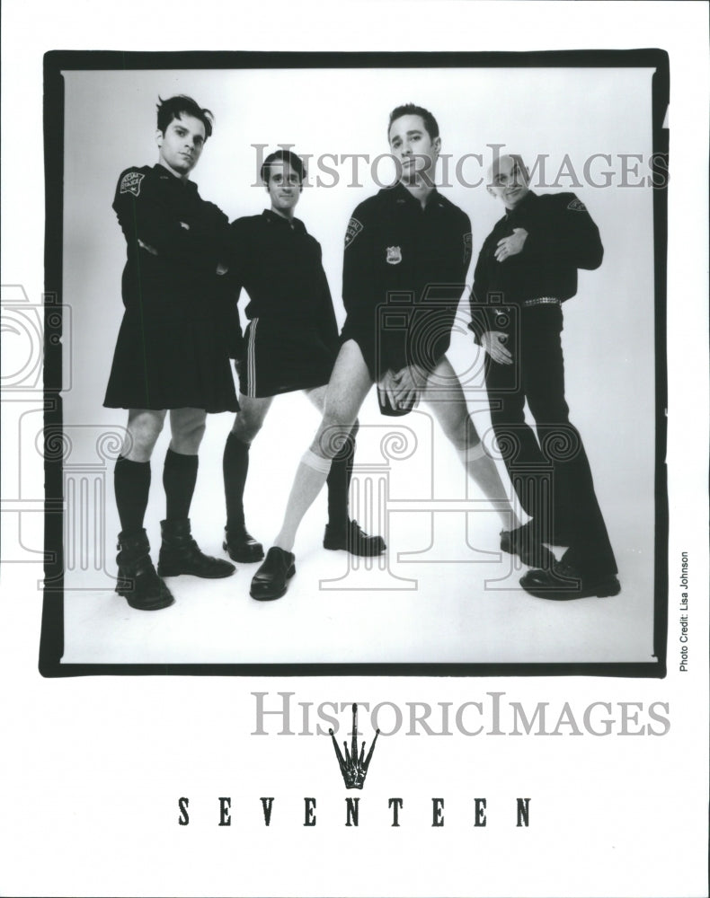 2001 Press Photo Seventeen