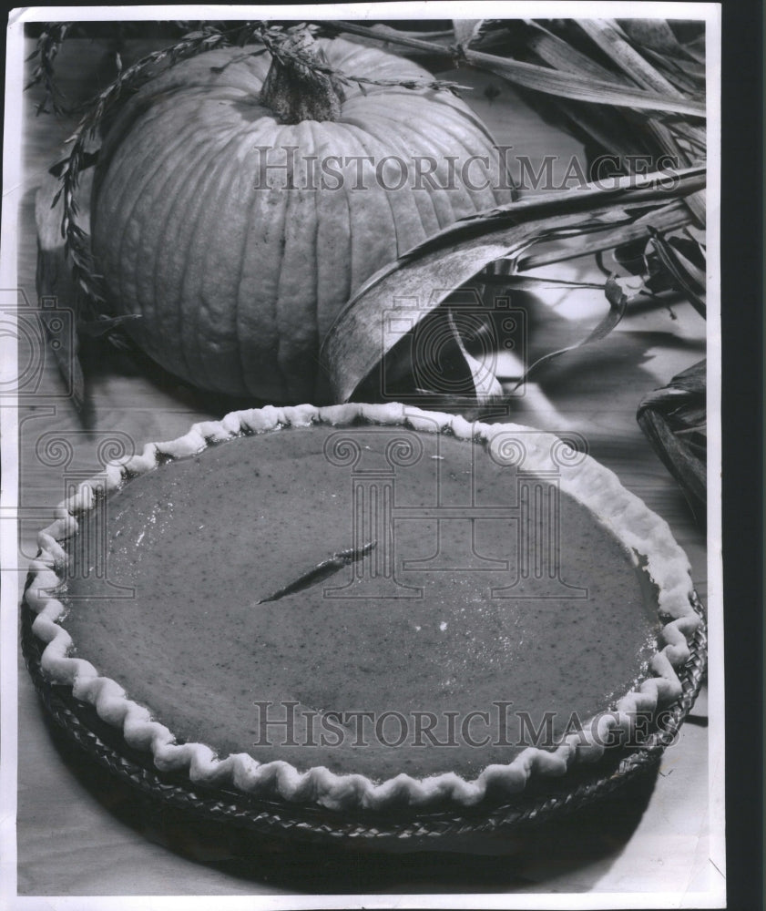 1958 Press Photo Creamy White Chocolate Berry Pai Captu