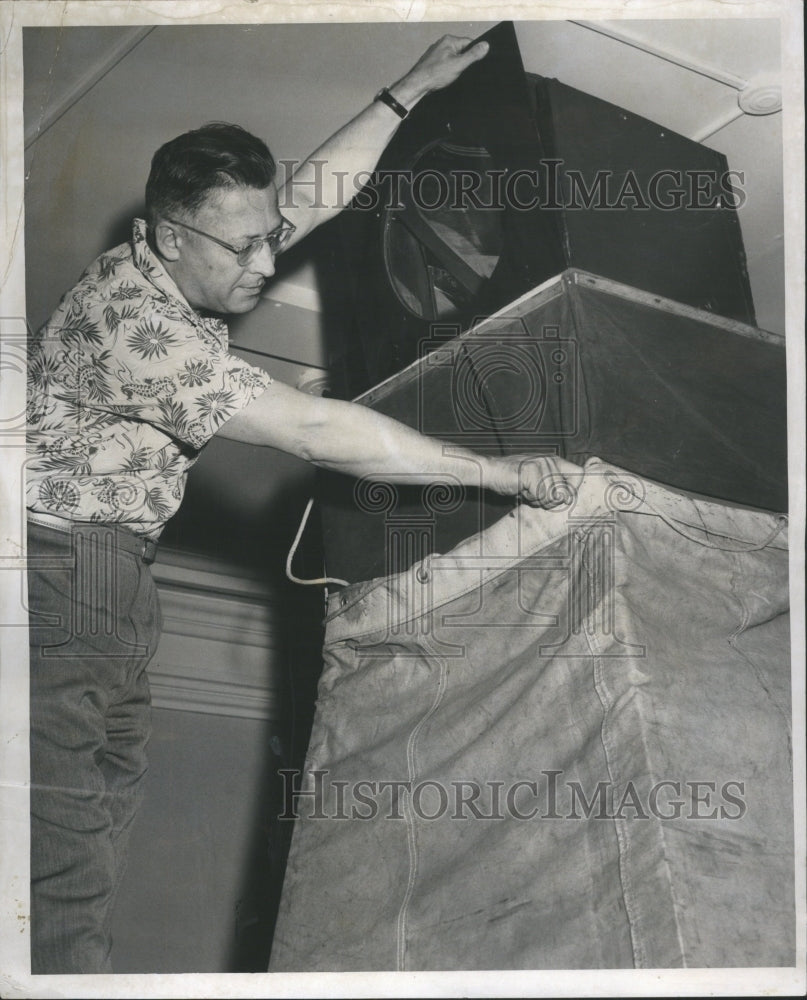 1957 Press Photo Gerard Raths City Hall Museum