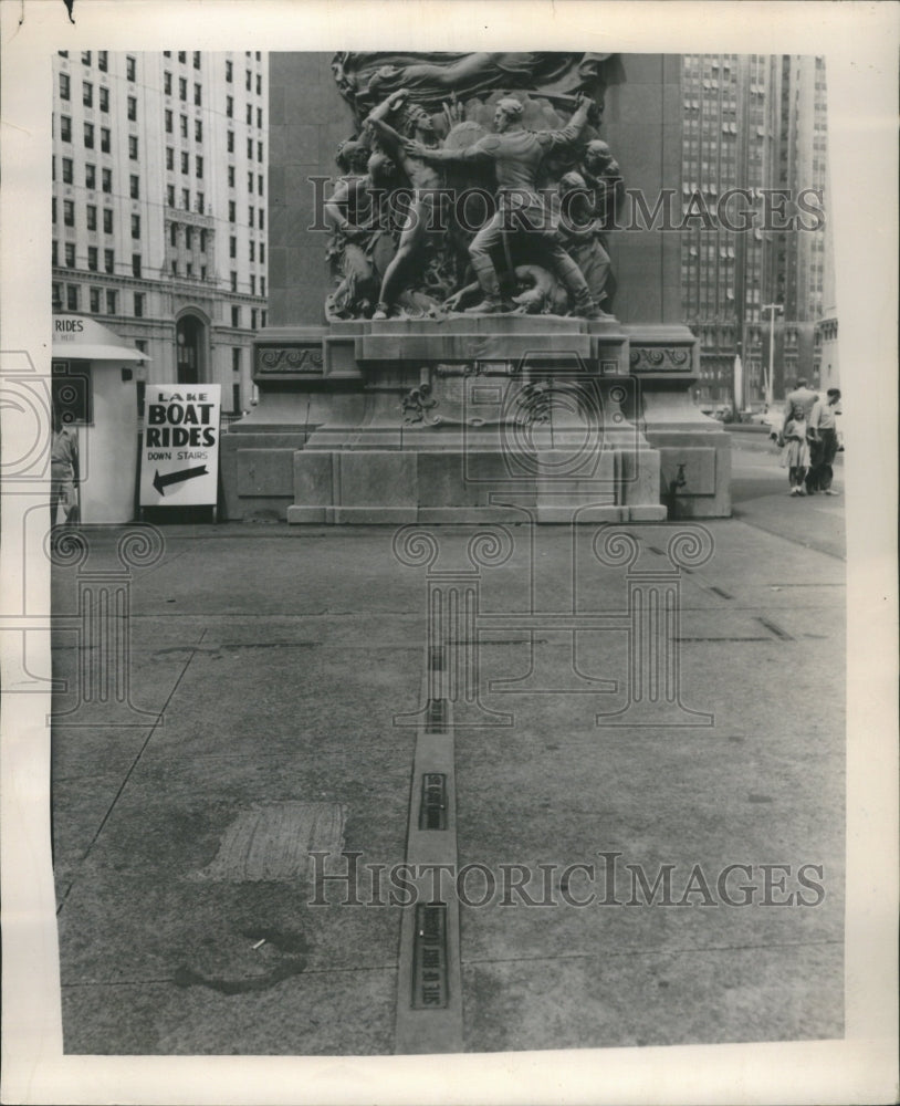 Press Photo Statue Buildings Sign Board Lake Boat Rides