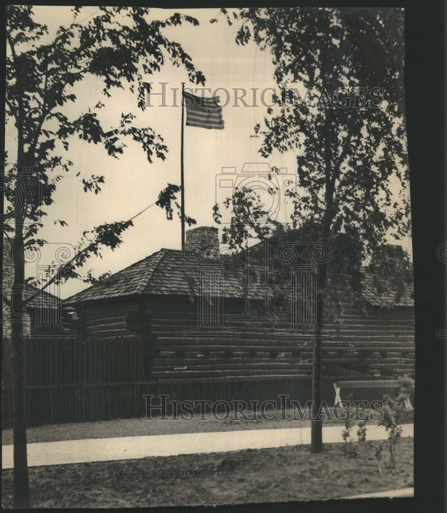 1939 Press Photo Red Perill Lurcked Old Fort Dearbon&#39;s