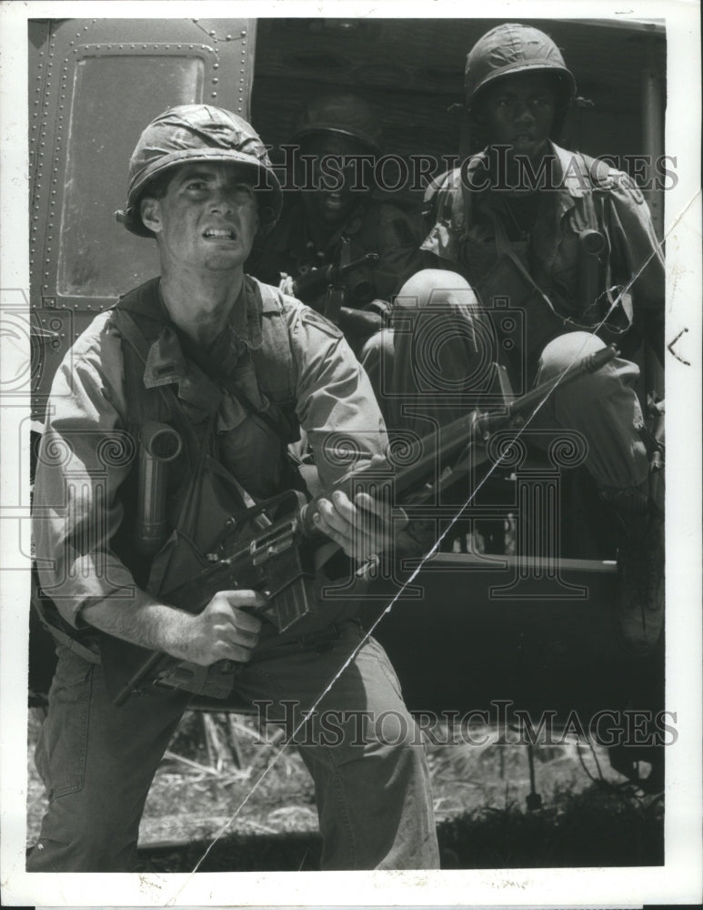 1987 Press Photo Stephen Caffrey Miguel Nunez Tour Duty