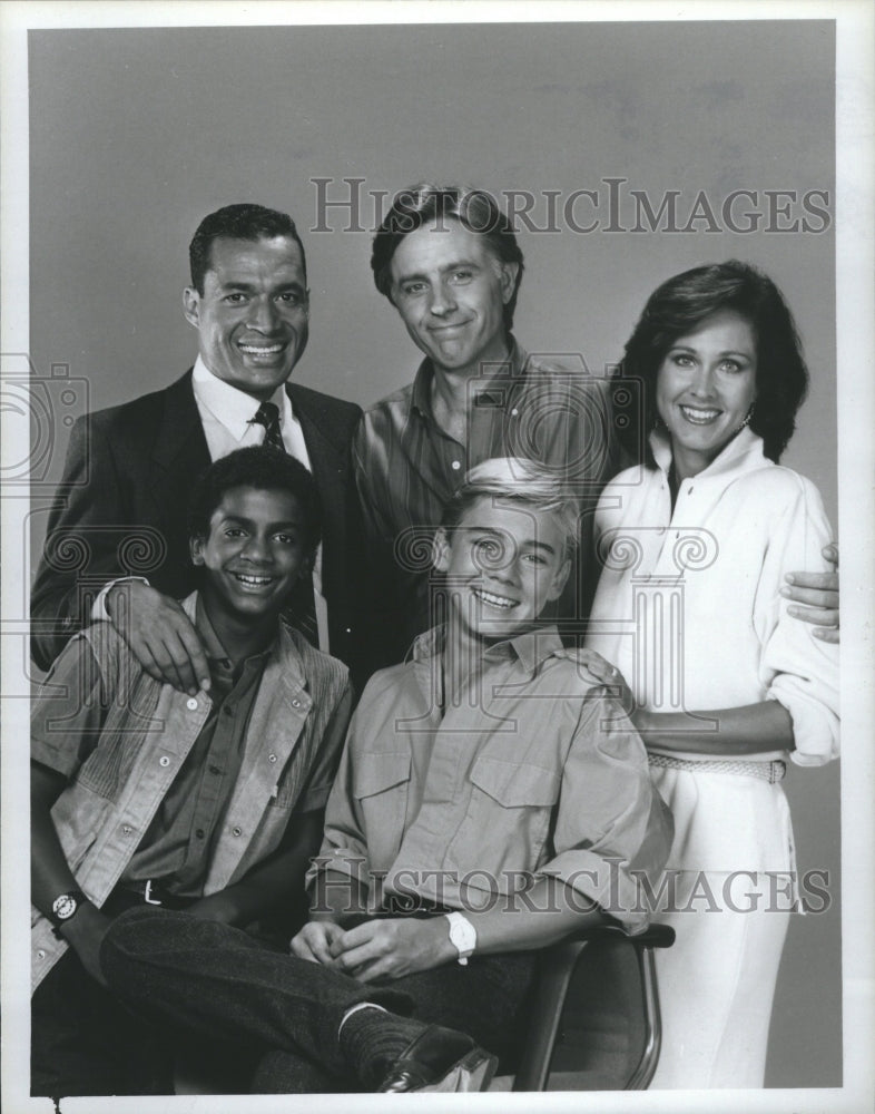 1985 Press Photo &quot;Sliver Spoons&quot; (TV Program)