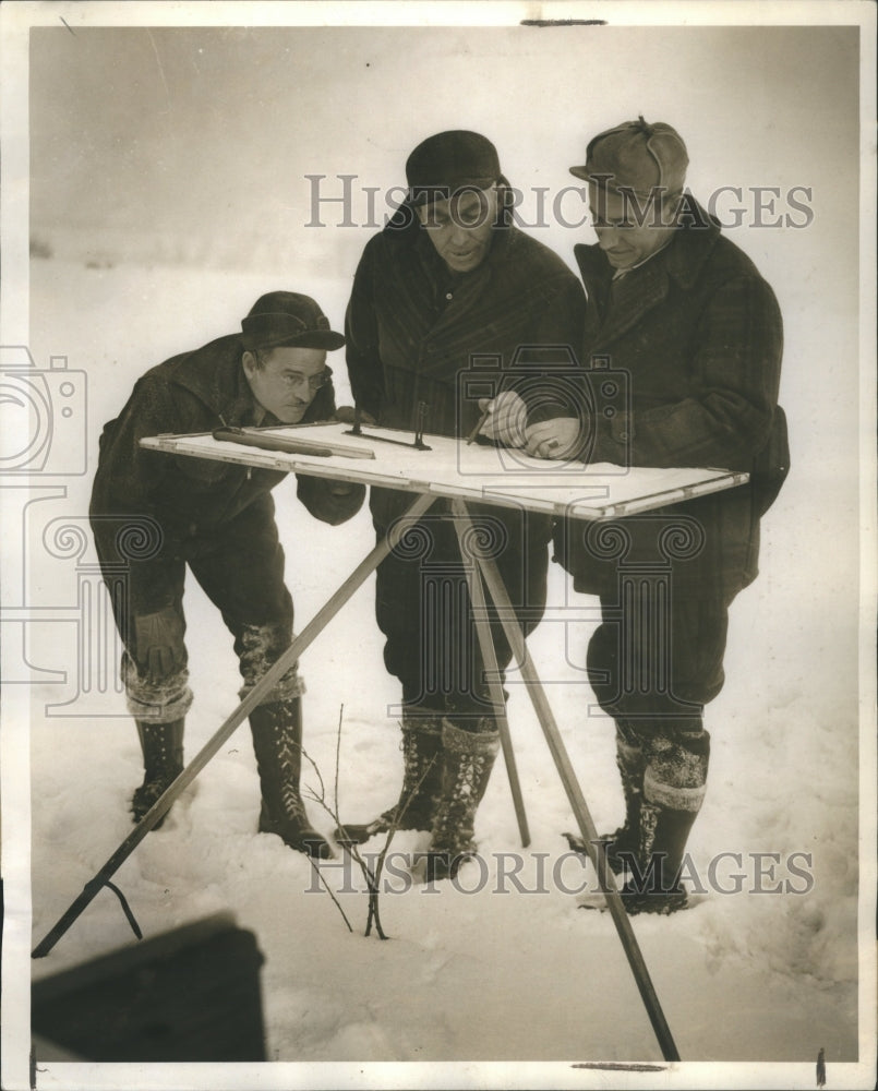 1945 Press Photo Table Map Figures Plains State Fish