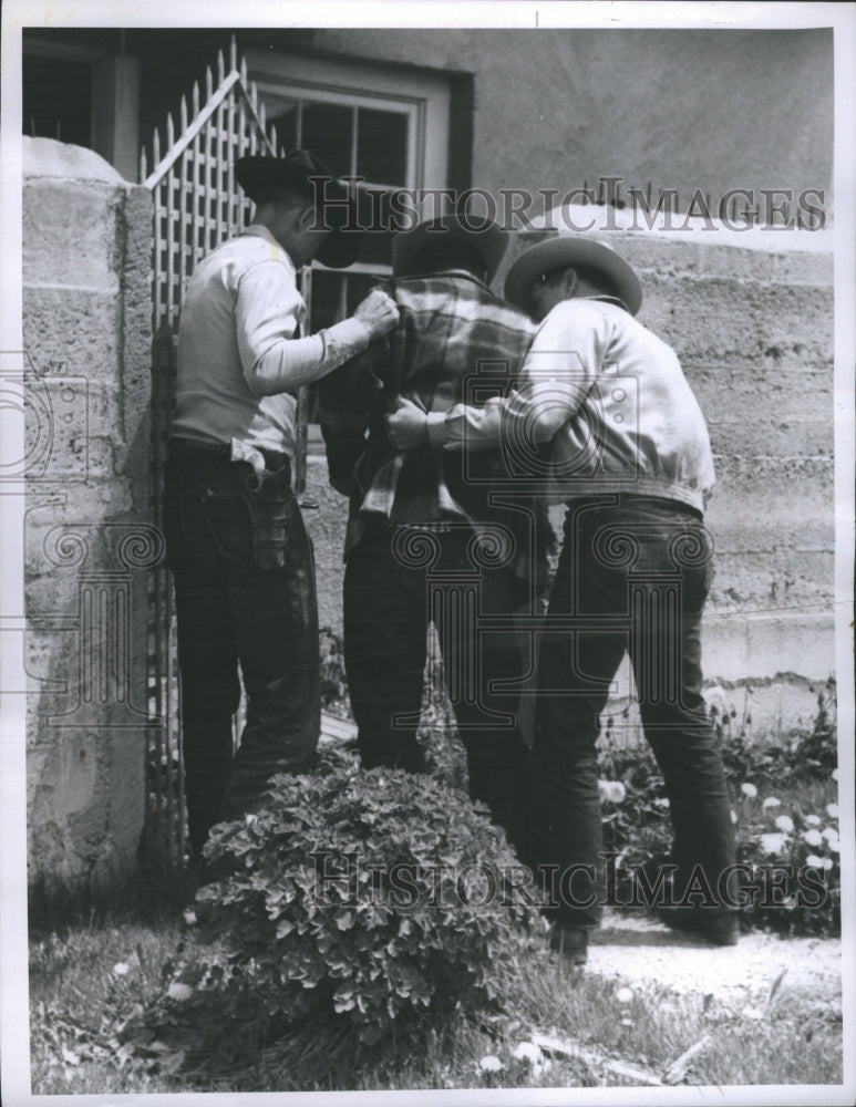 1962 Press Photo Sheriff Free Coffin Emery Hauls Cowboy