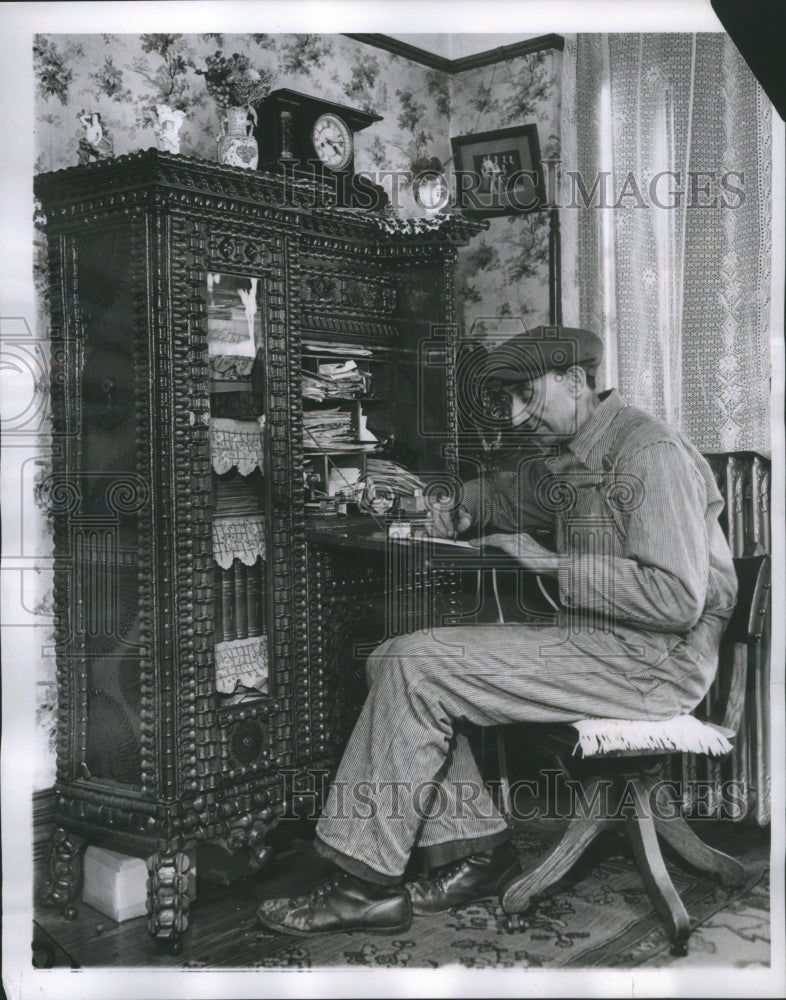 1939 Press Photo John Beoker Sole Hobby Spools String