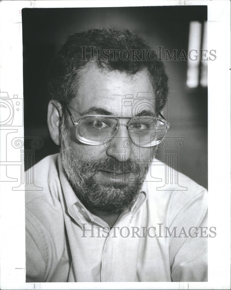 1988 Press Photo Zev Chafets American Author Pontiac