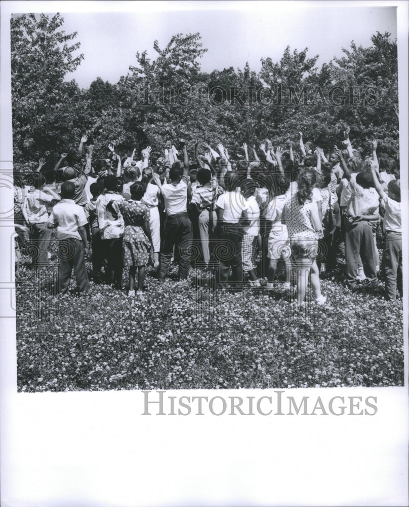 1960 Press Photo Group Campers Michigan Dethers Day