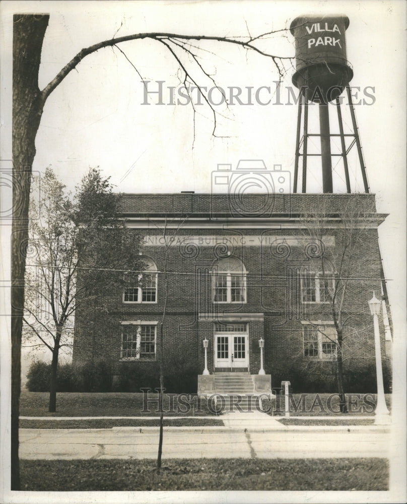 1983 Press Photo Muncipal Building Water Tower in Villa