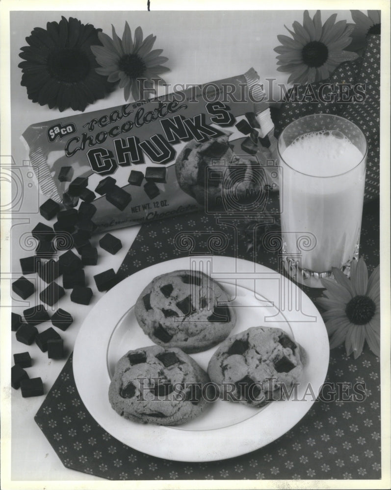 1985 Press Photo Semisweet Chocolate Rich Chunks Food