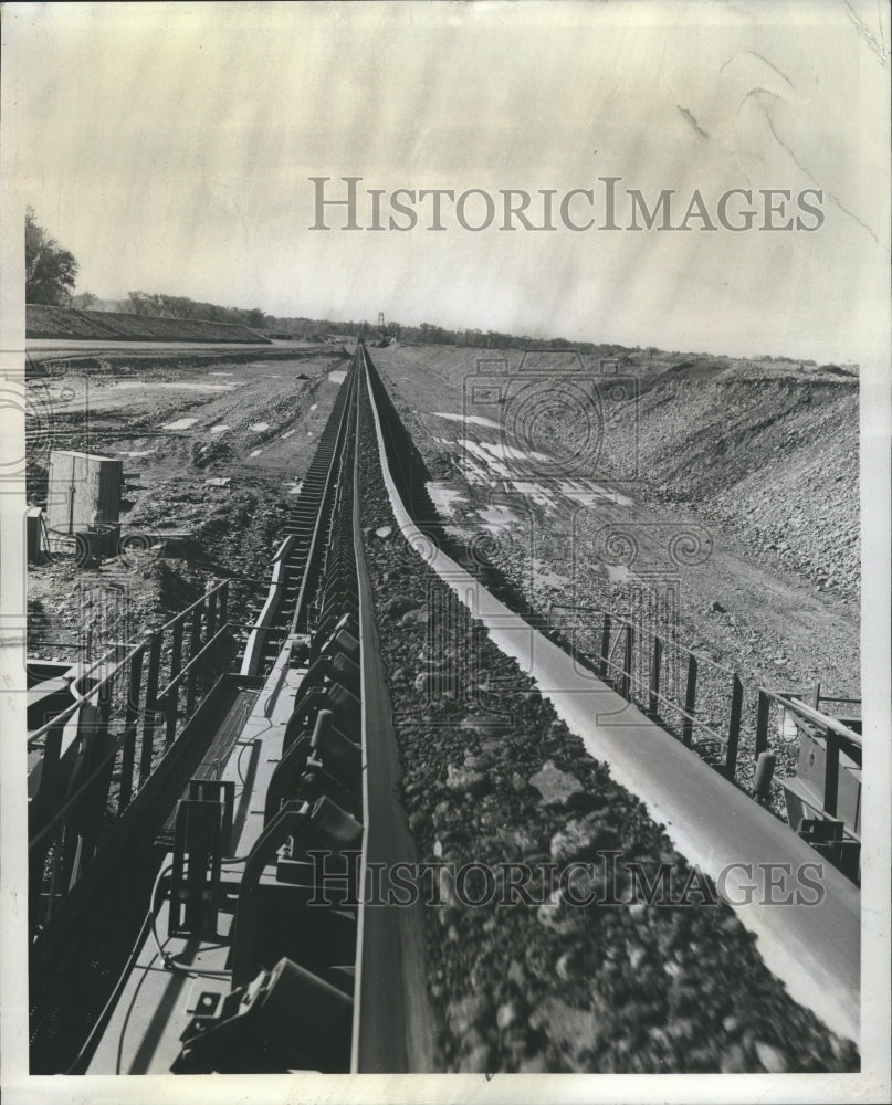 1964 Press Photo Conveyor Belt Oroville Dam California