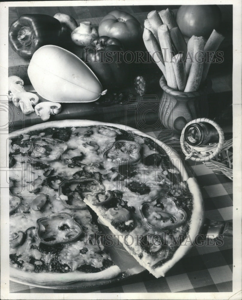 1977 Press Photo Quick Crust Pizza Wheat Flour Institut