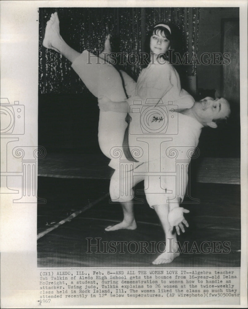 1967 Press Photo Tab Talkin Teacher Aledo High School